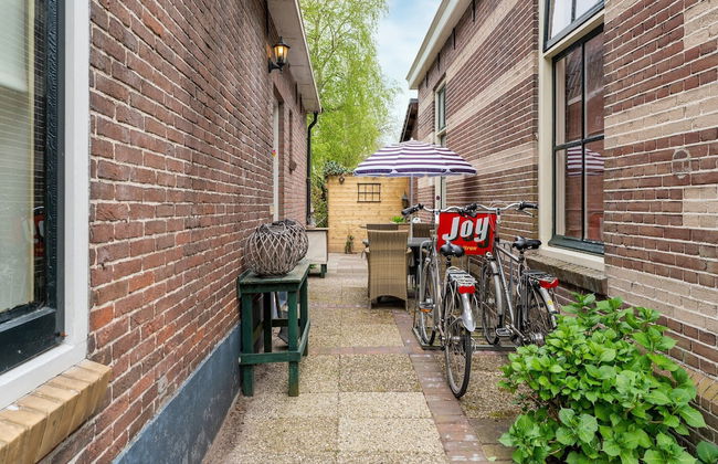 Wonderful Mansion in Giethoorn near Museum with Terrace - Photo 14