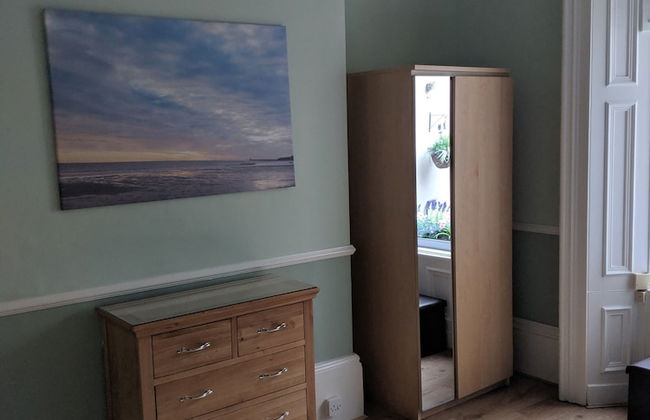 Tynemouth Beach Apartment - Photo 4