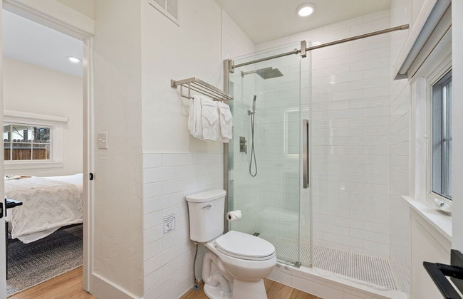 Chic Luxury Retreat in Old Town Walk Everywhere! - Foto 19