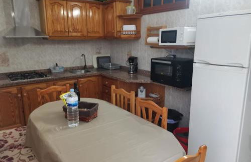 CHALET CON JACUZZI CLIMATIZADO, BARBACOA Y CERCA DE LA PLAYA - Foto 16