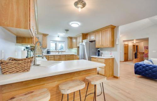 Swim Dock and Game Room Lakefront Home in Siren! - Foto 10