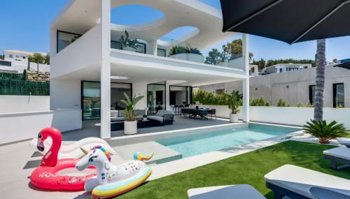 Villa Moderna Estepona - Photo 4, Garden, sunbed