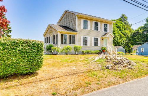 Walk to Pawcatuck River Family-Friendly Home! - Foto 30