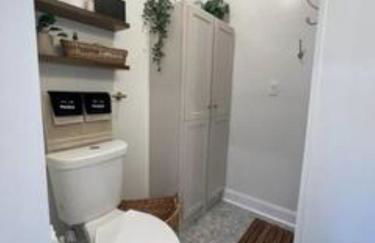 The Hillside Retreat - Cozy container home with Hot tub and Fire pit - Photo 14