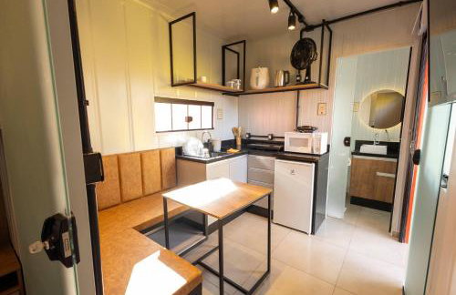 Studio 9 Ahú com Ar-Condicionado Wi-Fi próximo Museu do Olho e Ópera de Arame 1º and - Foto 1