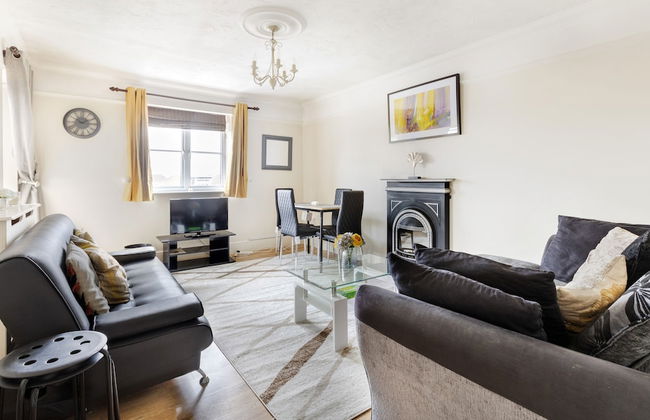 2 Bed Apartment Sleeps 5 - Free Parking, Balcony - Photo 12