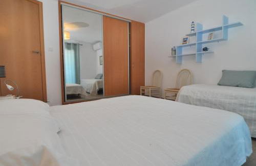 Hermosa Casa Moderna a 500m de la Playa con Aire y Wifi - HISP-7-5 - Foto 24