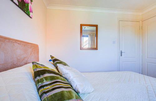 Serene Family Escape - Spacious, Near Thorpe Bay and Southend, Beaches & Amenities - Pass the Keys - Foto 20