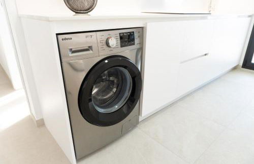 Apartamento nuevo junto al mar con plaza de garaje!! Perfecto para familias - Photo 20