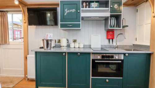 Amy Johnson - Foto 4