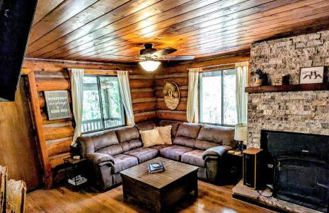 Charming Log Cabin in Tall Pines w Large Deck - Foto 13