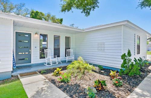 3BR Family Getaway Steps to Sand & Sun - Foto 11