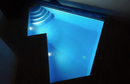 BEAUTIFUL VILLA - 4 bedrooms, heated pool, 2 priv car park places, fibre net, PS5, tv channels - Foto 13