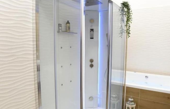 Luxury Apartment with SPA - Photo 21