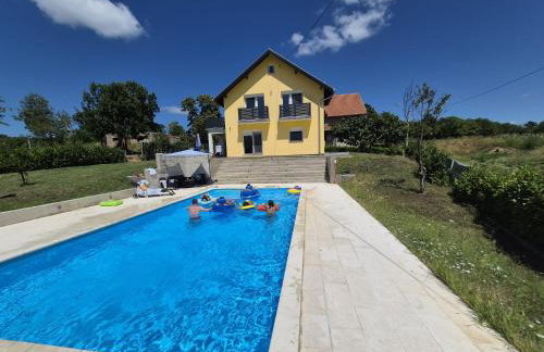 Familyway Croatia Kids Friendly Family villa with privat Pool 50 m2 Slavonski Brod - Foto 20