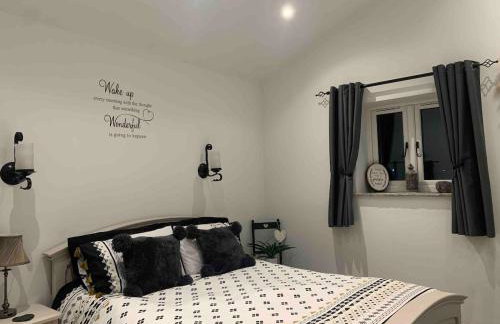 Lodge with log burner Contractors business private parking free Wi-Fi near M4 - Foto 48