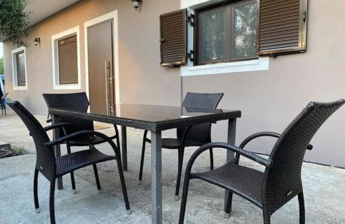 Rustic- Chic Villa in a Private Olive Grove - Filiatra - Foto 19