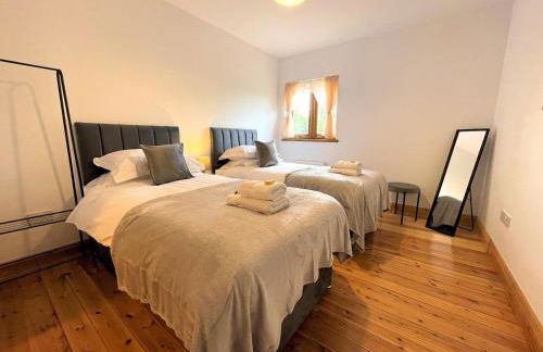 Spectacular 7BR House Hot Tub and Gardens in Gretna - Pass the Keys - Foto 43