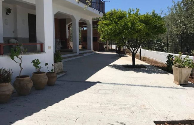 Countryside Villa With Private Pool - Photo 30