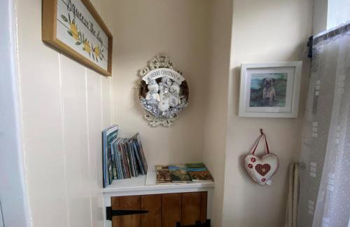 Lavender Cottage, Grade 2 Listed Period Stone Built Cottage In Pickering, North Yorkshire - Photo 2