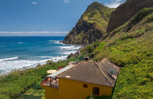 Maiata Beach House by Holiday Rental Madeira - Photo 9