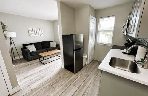 Rustic Retreats Modern 1BR for 4 guests in the heart of Fort Lauderdale - Foto 2