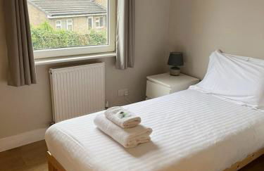 Flaxman Avenue - Lovely 4 bed home, 5 mins drive to York City Centre, Free superfast Wi-fi, Free on-street parking - Foto 19