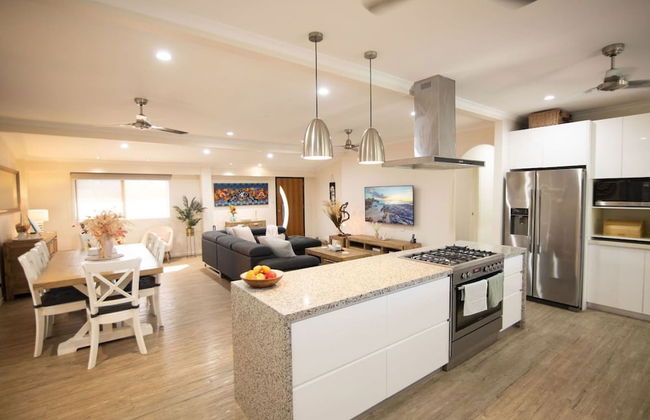 Rosewood Rustic Refuge Pool Outdoor Dining Backyard - Foto 35