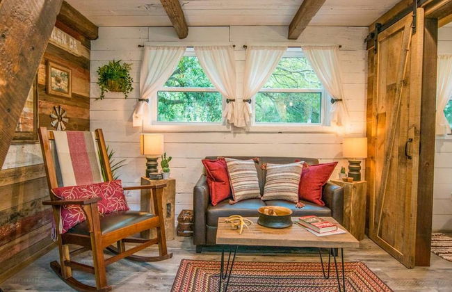 Cozy Cabin Little Red Hen 12 min to Magnolia - Foto 3