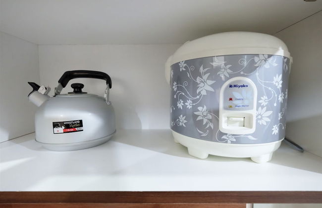 Strategic and Simple Studio Tifolia Apartment near Kelapa Gading - Photo 10