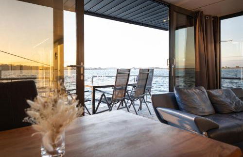 exclusives Hausboot "Oma Ella" - Foto 12