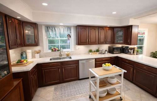 Huge 3BD Home Near Dc - 8 Mins to Downtown va - Foto 9