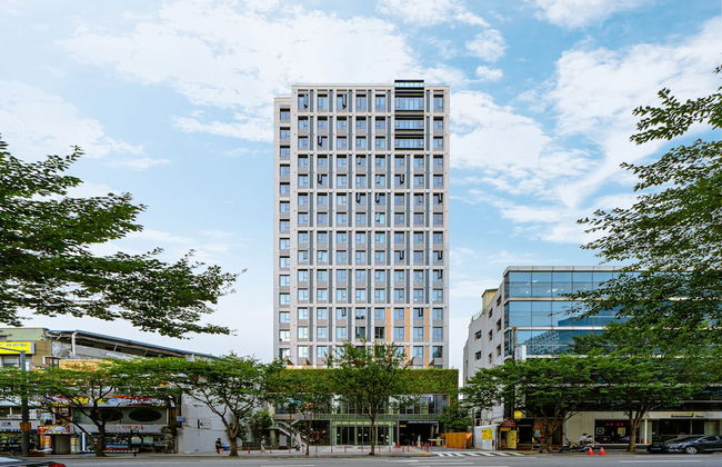 Urbanstay Myeongdong - Photo 1