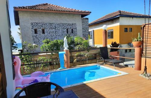 Chalé Beira-Mar com Piscina Privativa e Varanda em Barra do Jacuípe - Foto 1