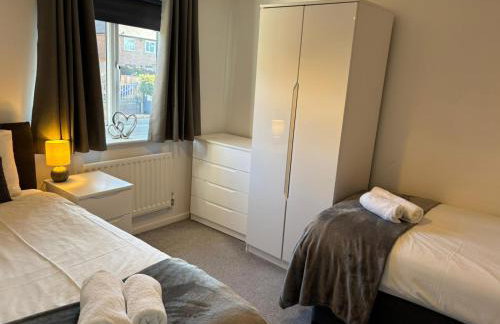 Hereford - Kestrel House - 4 Bedroom House Close to City With Parking - Sleeps 7 - Suitable for Family Gatherings or Contractors With Vehicles - Hosted by RENTMYHOUSE - Foto 44