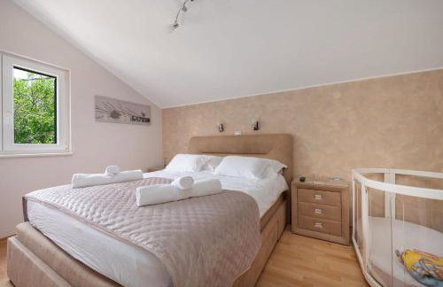 Villa Viktoria with private swimming pool - Photo 41