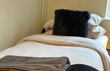 W9 Gem Stylish 2 Bed Flat - Photo 33