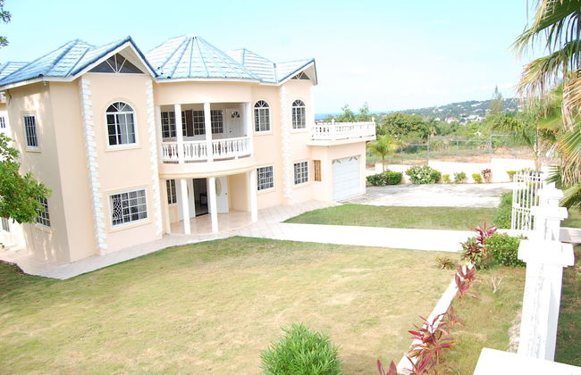 Celebrity Villa Jamaica - Photo 67