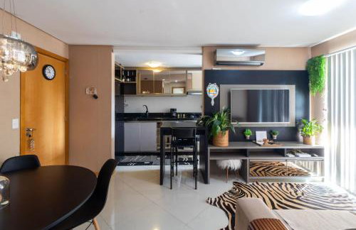 Apto a 10 min da Vila Germânica, dois quartos, salas de estar e jantar, cozinha completa, sacada com churrasqueira, Wi-Fi, Piscina, academia, mercadinho 24 horas e Vaga de garagem - Foto 7