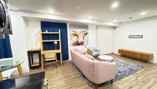 Stylish Cozy 2BR Apartment in DC - Photo 2