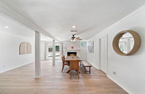 Sprawling estate with private pool and game room and guest house - Foto 26