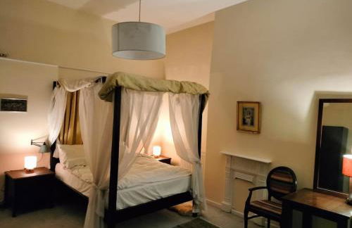 Georgian Style Apartment - Photo 5