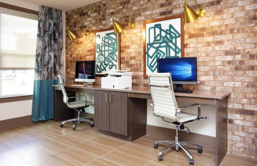 Lux Modern Art Apartment Near Eateries and Theater by RGS - Foto 14