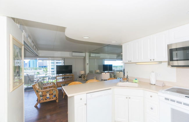 Spacious One Bedroom Harbor View Condos at Ilikai Marina With Private Balcony - Foto 58