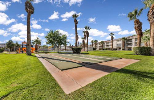 Modern Resort Condo - Pools, Courts & Scenic Views - Foto 11