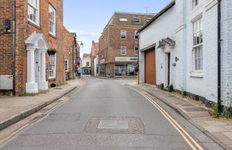 City Centre Apartment with Cathedral Views and FREE Parking- Self check in - Foto 14