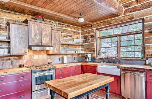 Hot Tub and Mtn Views Woodsy Cabin in Greer - Foto 5