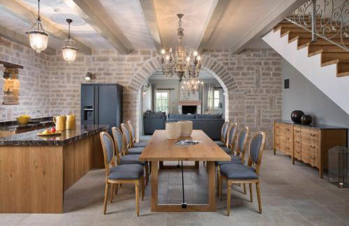 Villa Elena with private pool and sport courts - Foto 15