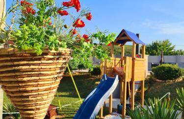 Spacious villa for 10 with a big private pool - Photo 7