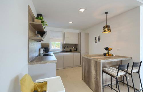 Brand new Villa Leny with heated pool - Foto 23